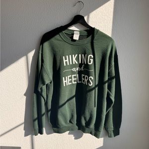 Hiking and heelers Australian cattle dog pullover size medium Gildan